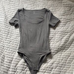 dip Gray Scoop Neck Short Sleeve Bodysuit